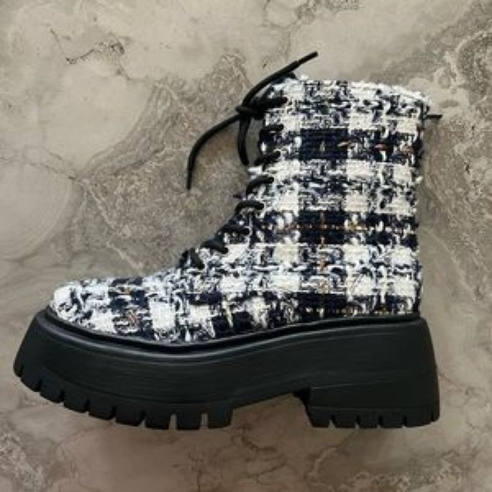 AQUA Women's Sarge Platform Ankle Booties Size 7.5 EUC- worn 2-3x!